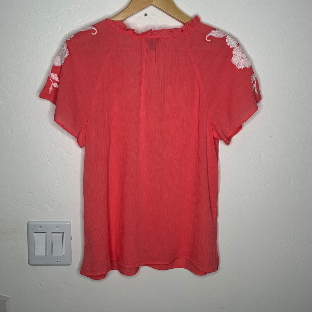 Talbots Petite Coral Embroidered Floral Flutter Sleeve V Neck Top‎ MP - Picture 3 of 7